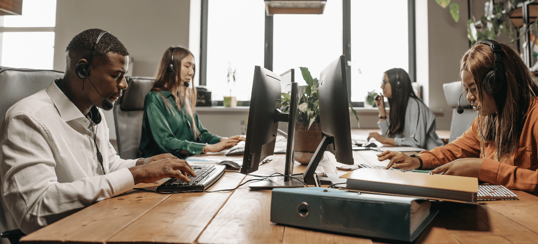Customer Service in the AI Era Where Agents Help and Where Humans Must Stay in Control